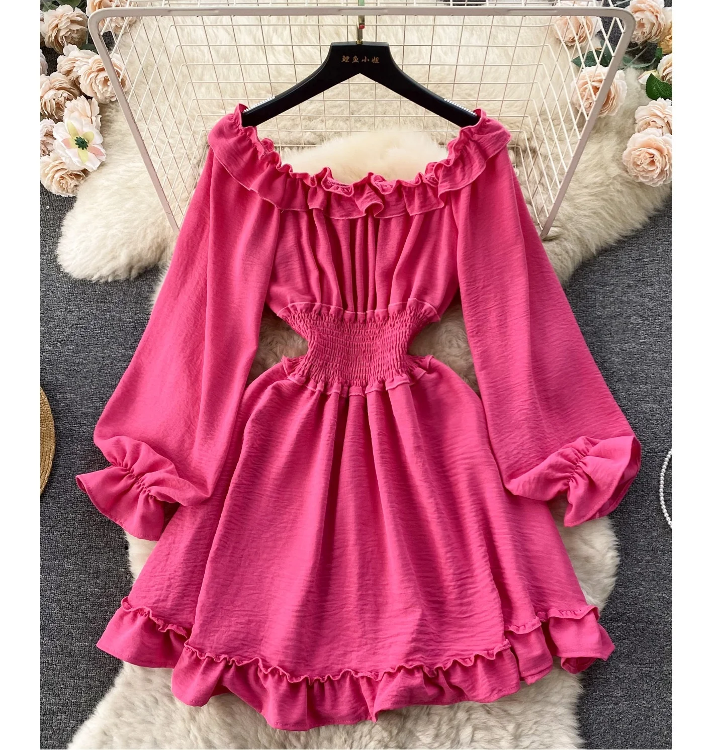 

2024 Spring New Ruffle One Neck Strapless Bubble Sleeve Slim Short Dresses