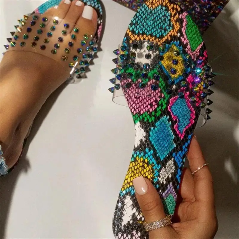 

2021 Women Fashion Summer Clear PVC Slides Slip-on Flat Studded Sandals