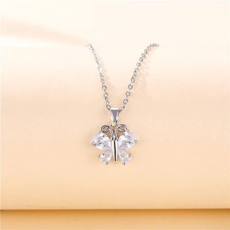 

New Trendy Iced Out Cubic Zircon Butterfly Pendant Necklaces Bling Bling Crystal Rhinestone Butterfly Clavicle Chain Necklaces