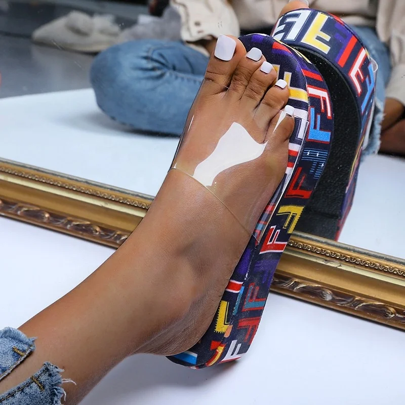 

KX-30079 In stock fashion transparent large size summer chunky sandals flat heel round women sandals 2021