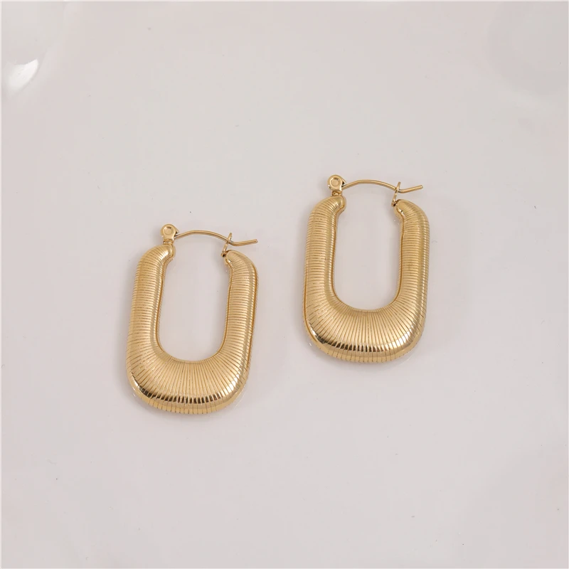

New Trendy Earring 18K Gold Plated Hollow Geometric Earring Hoop Earring Design Jewelry