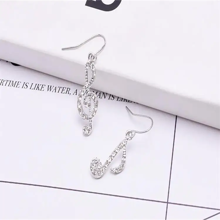 

European and American New Sparkling Diamond Music Earrings for Women's Elegant Fashion Asymmetric Earrings