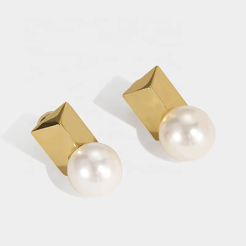 

Retro Fashion Geometric Three-dimensional Shape Brass Inlaid Large Pearl Earrings, Picture shows