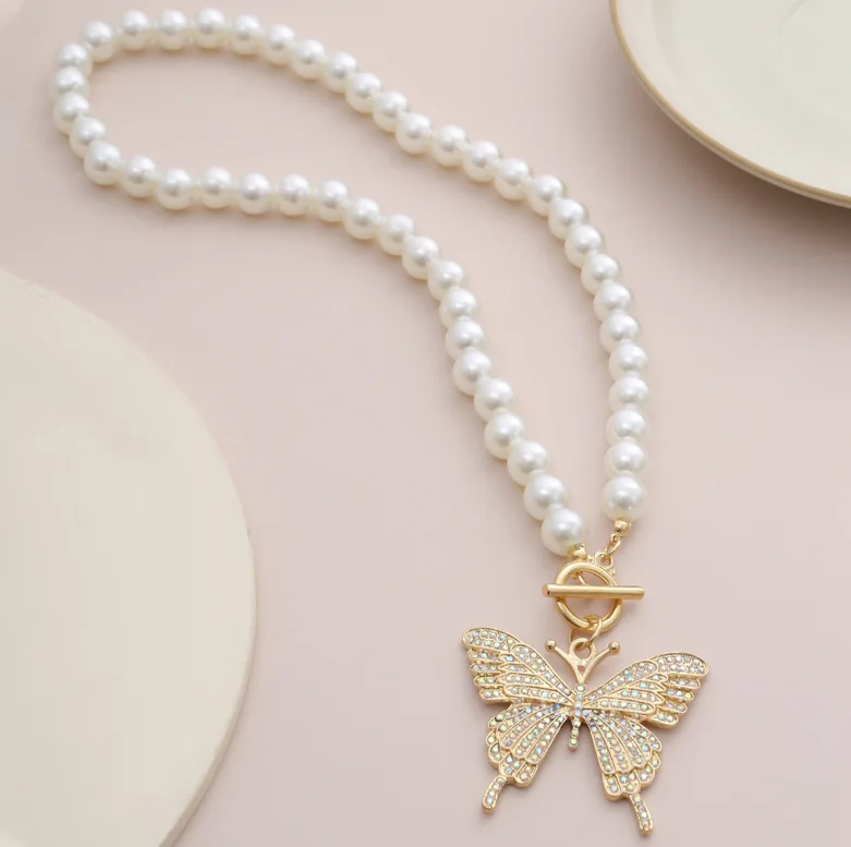 

Hesiod Women 18k gold plated butterfly pearl chocker necklace, As pic show