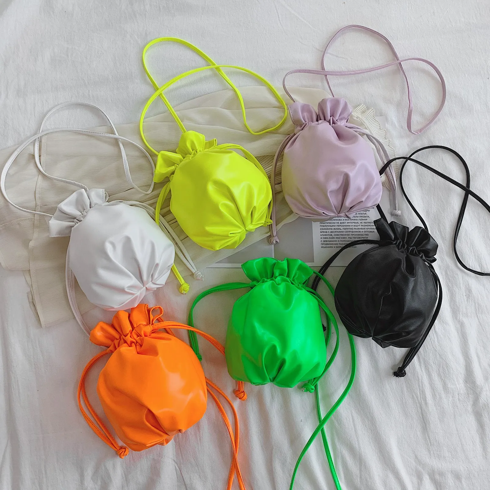 

2020 Summer Fashion Lace Up Solid Pu Leather Bucket Bag Big Girl Teenager Women Neon Green Orange Ball Bag, As photos