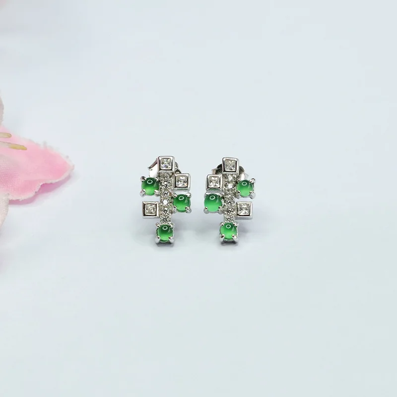 

S925 Silver Inlay Natural Emerald Stud Earrings Ice-Like Emperor Green Egg Noodle Earrings Factory Wholesale FC3032007