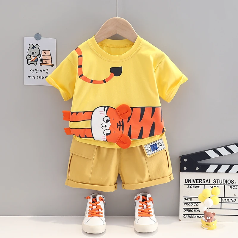 

Stylish shirt suits worn by toddler boys for the summer of 2020 summer clothes collection