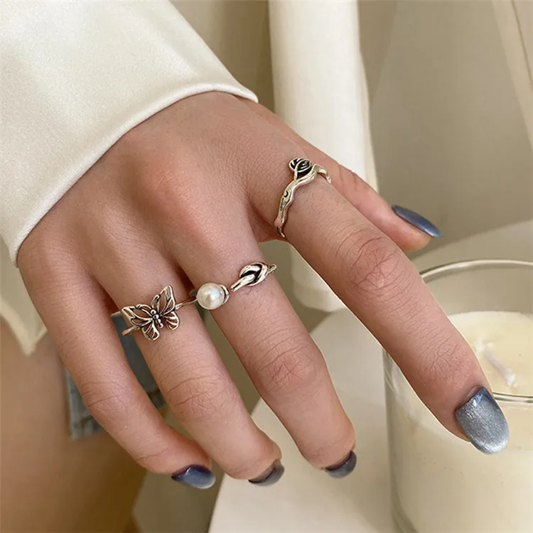 

Imitation Pearl Street Shooting Retro Craft Leaf Butterfly Design Sense Ring Luxury Pearl Texture Ring Women Jewelry, Picture shows