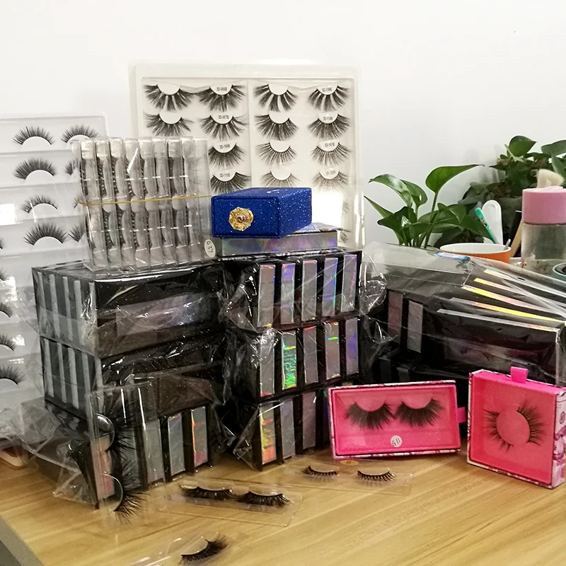 

Free Sample Wholesale 25 mm Mink Lashes Handmade 25 mm 3D Mink Eyelashes Long Lashes Vendor with Customized Packaging