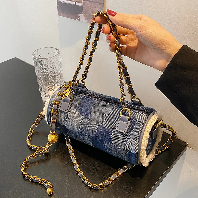 

Shiny woman / female / girls / ladies handbag gold