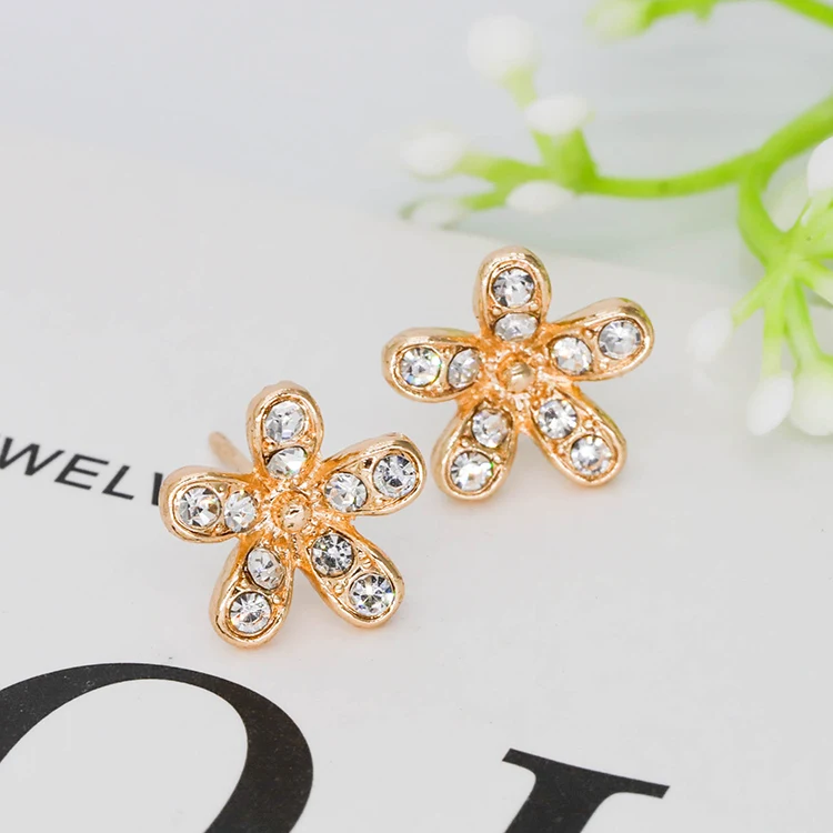 

Manufacturer supply five petal diamond stud earrings unique earring acrylic macrame accessories, Gold