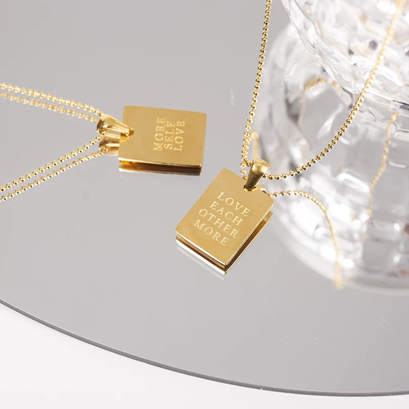 

18k gold-plated stainless steel English alphabet necklace trendy titanium steel waterproof necklace