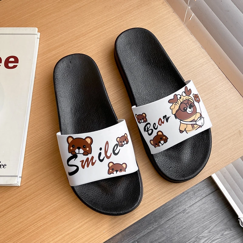 

2022 new cartoon smiling bear slippers indoor and outdoor non-slip women's shoes