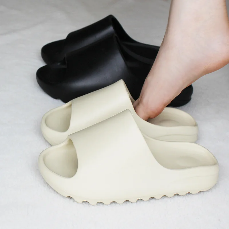 

Summer 2022 Yezzy Slipper Slides Plus Size Slippers High Quality Women Slides Yeezy Custom Logo