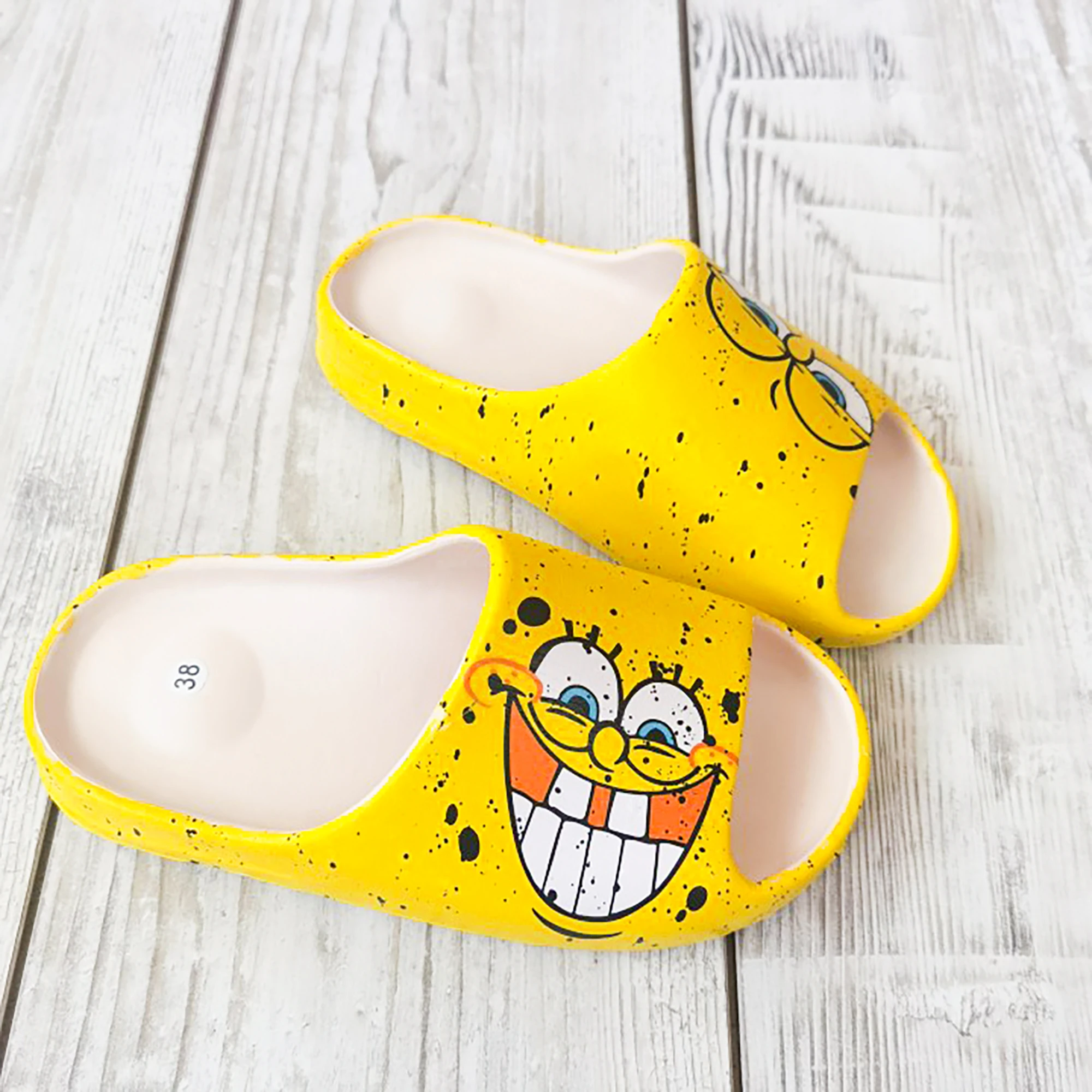 

Wholesale China Summer Man And Women Unisex Beach Cartoon Elmo Slide Smile SlipperS, Customized color