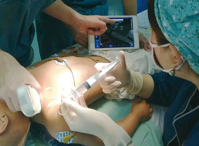 wireless ultrasound scanner machine.jpg