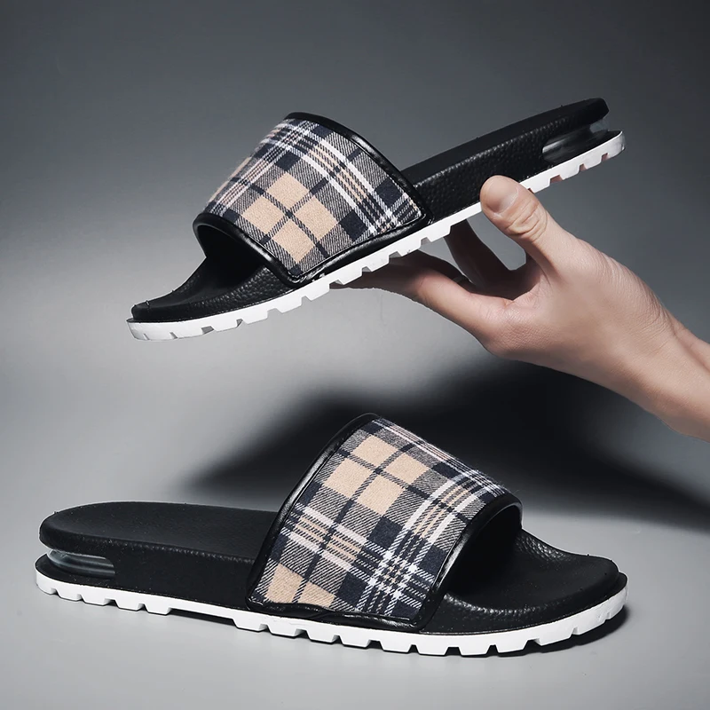 

New Design Soft Sole home slippers Fashion Popular Plaid Shoe PvC Slippers For Men