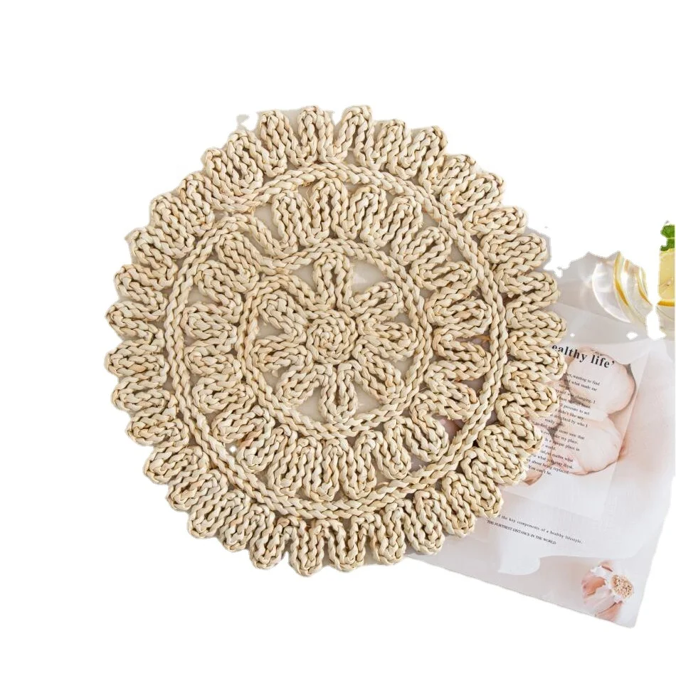 

Hot Selling Cheap Non-slip Placemat Handwoven Straw Table Mat Placemats 38 cm diameter flower corn husk squash woven mat