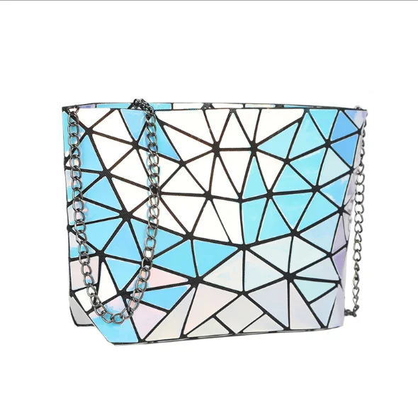 

2021 new single shoulder Japanese style laser bag geometric rhombic single shoulder chain small square bag