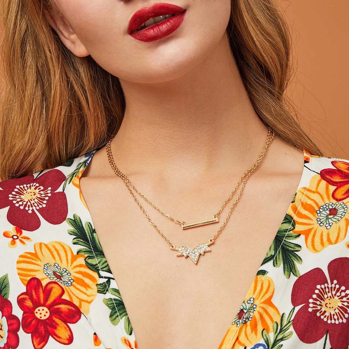 

Wholesale Double Layer Crystal Maple Leaves Shaped Charm Necklace Gold Long Bar & Leaves Clavicle Chain Necklace, As picture