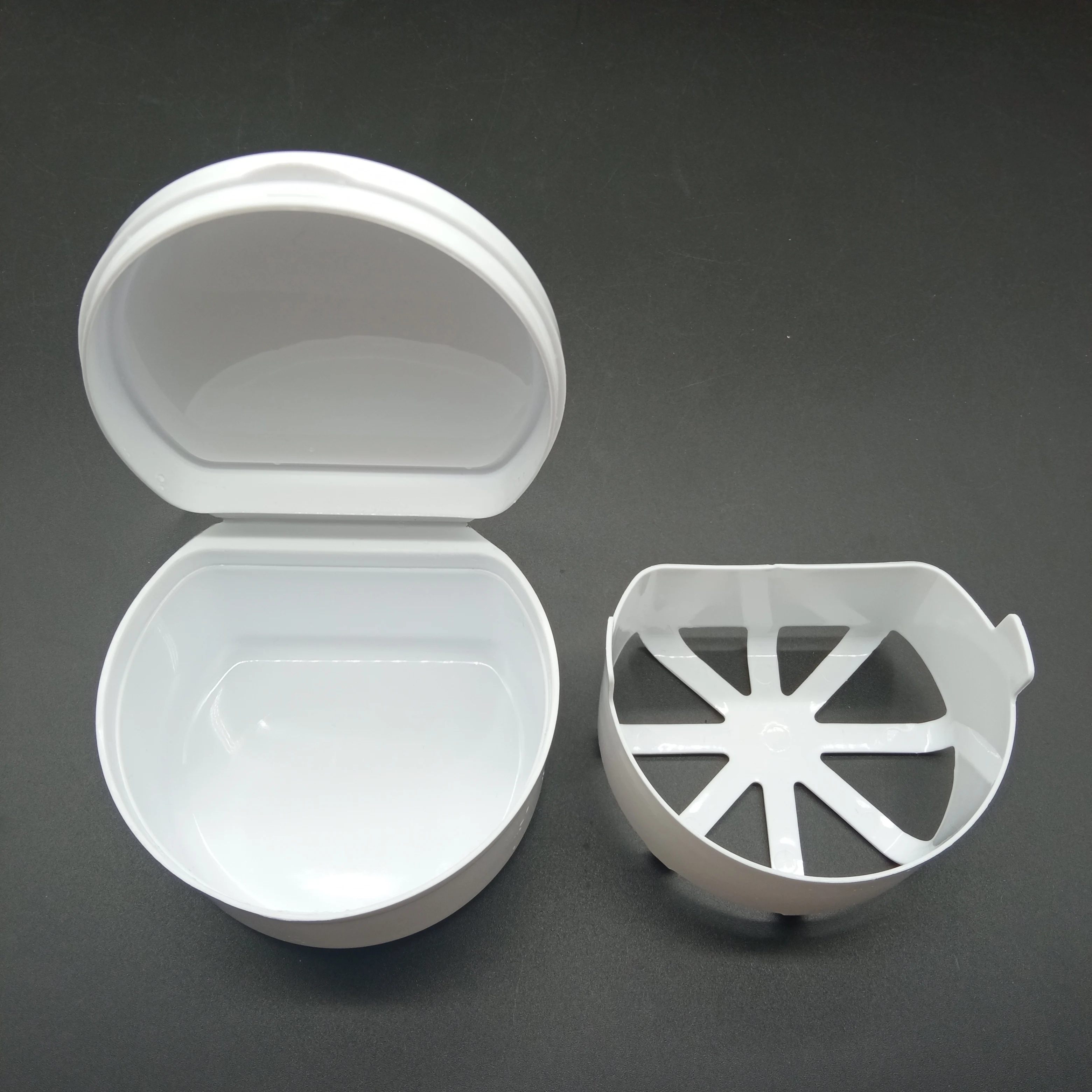 

Plastic denture cleaning box Cleaning bath box matching brush plastic denture box, Customizable