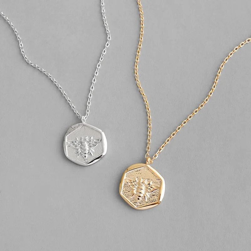 

Fashion S925 Sterling Silver Bee Coin Pendant Necklaces Collares Sterling Silver Choker Necklaces for Women, Picture color