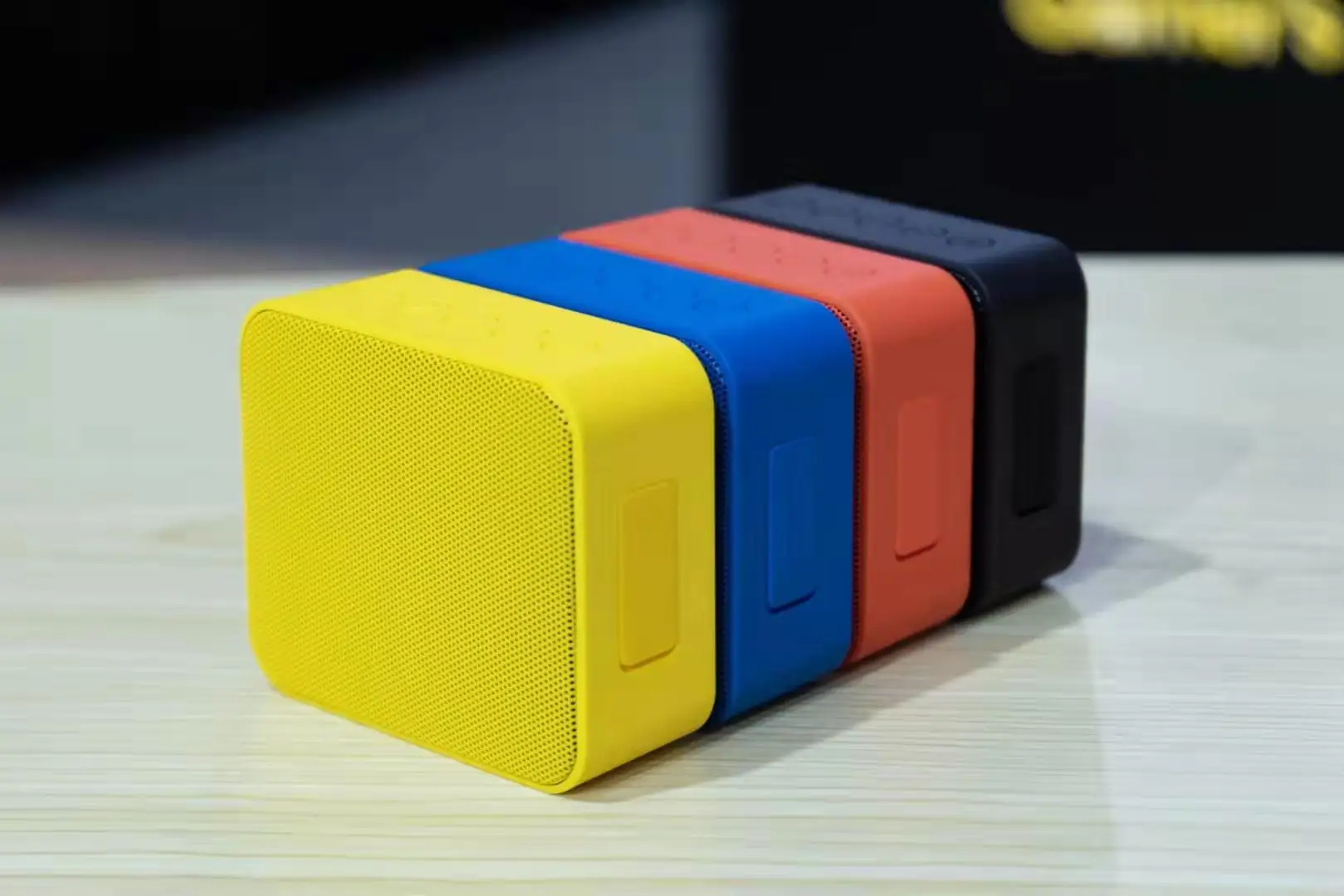 新产品亚马逊小尺寸蓝牙音箱的一加 ipx7 防水蓝牙音箱