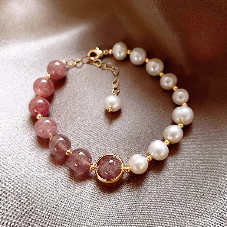 

Peach Blossom Baroque Pearl Bracelet Simple Temperament Strawberry Crystal Bracelet for Women, Gold color