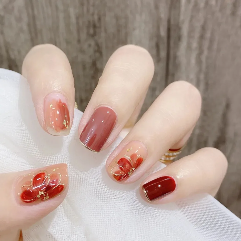 

Long Flower Gold Artificial Fingernails For Women Luxury Blooming Handmade Acrylic Nail Tips, Picture