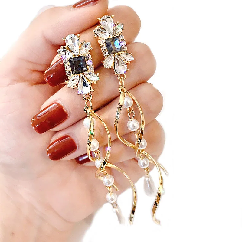 

2020 designer popular long pearl tassel earrings luxury zircon pearl earrings for ladies