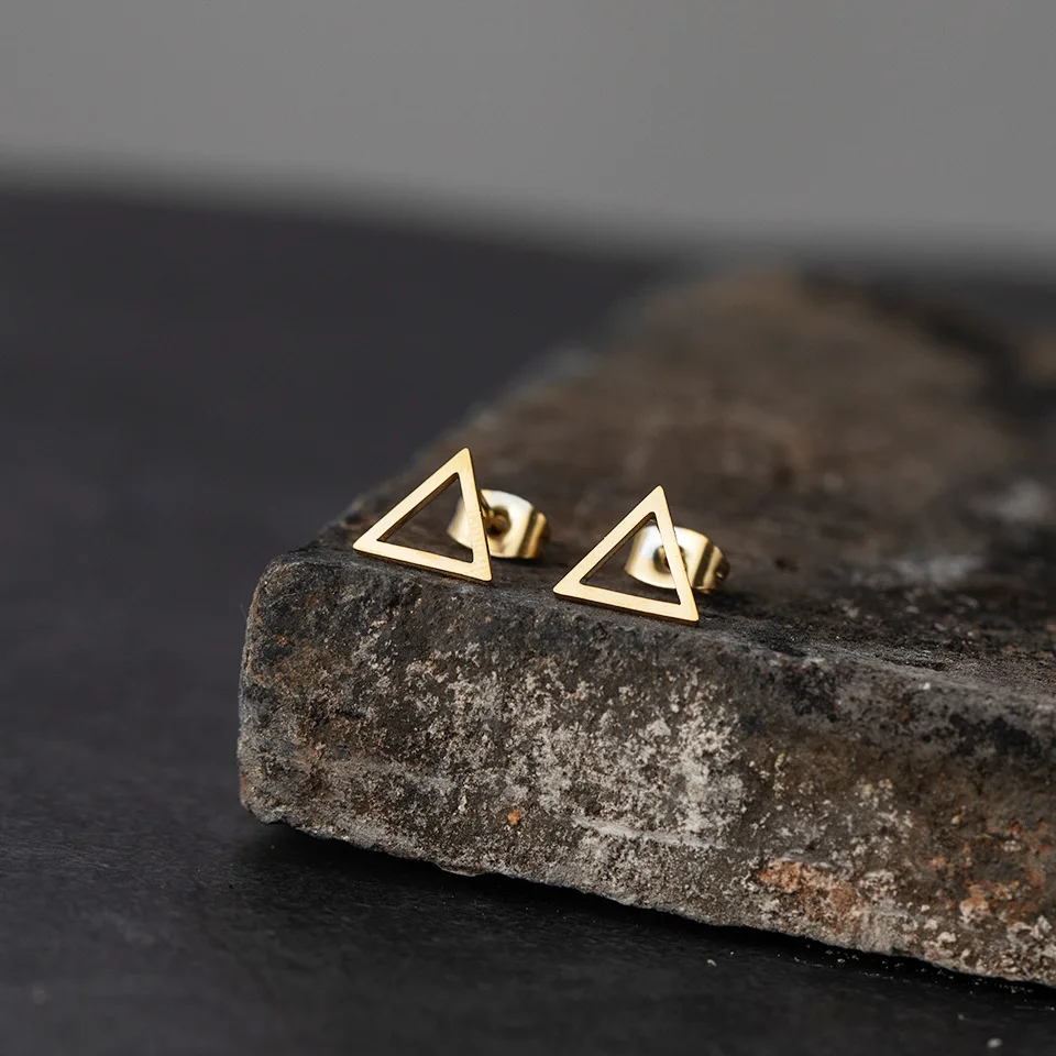 

High Quality 18K Gold Plated Titanium Steel Geometric Triangle Earrings 316L Stainless Steel Hollow Triangle Stud Earrings