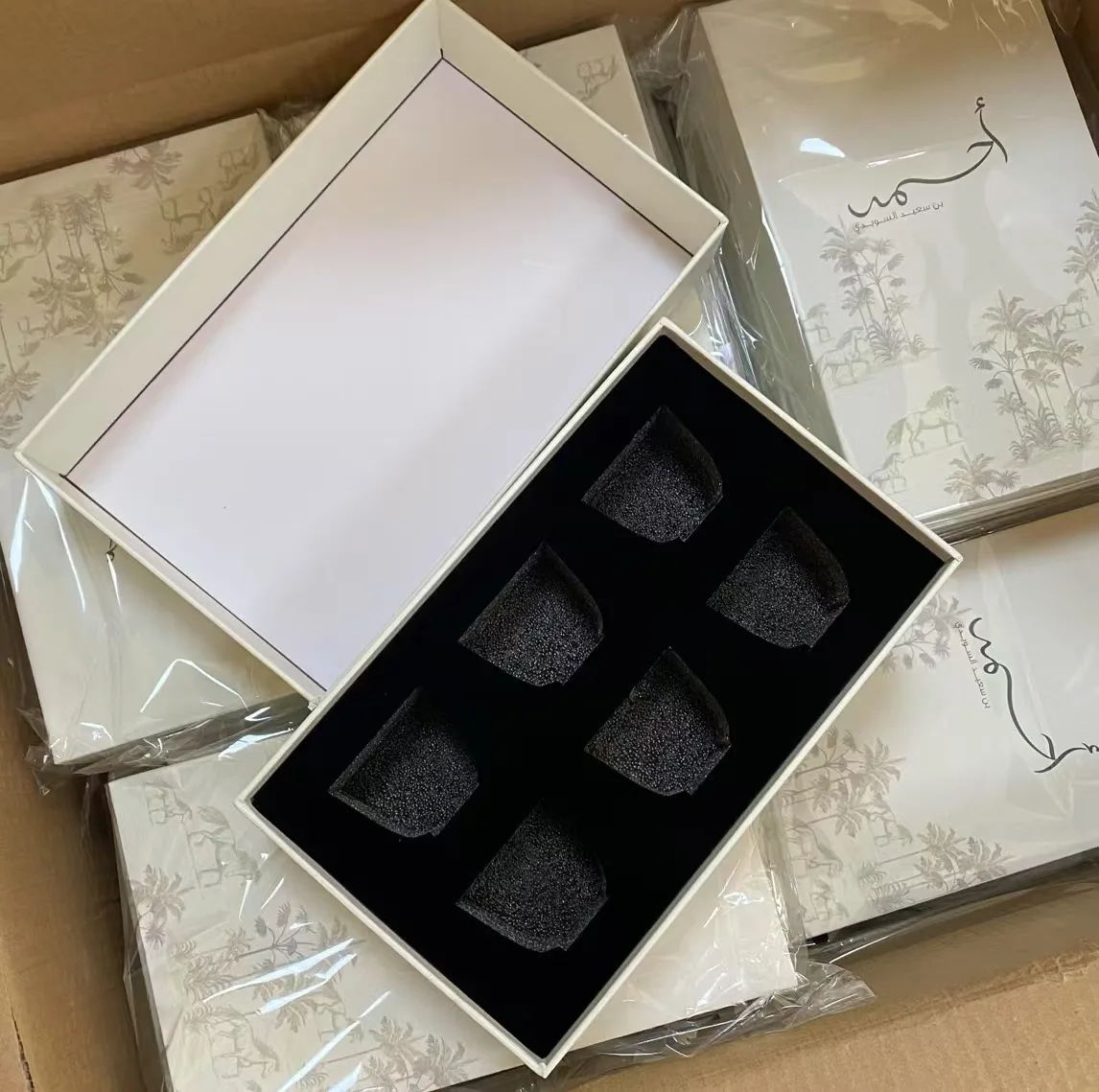 Wholesale Custom Logo Printed Kraft Folding Paper Cardboard Packaging Corrugated Carton Mailer Shipping Boxes Paper Box