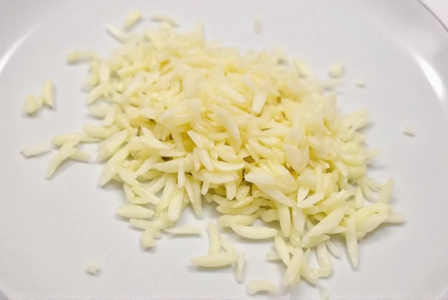 Storage containers for freshly minced garlic in refrigerator