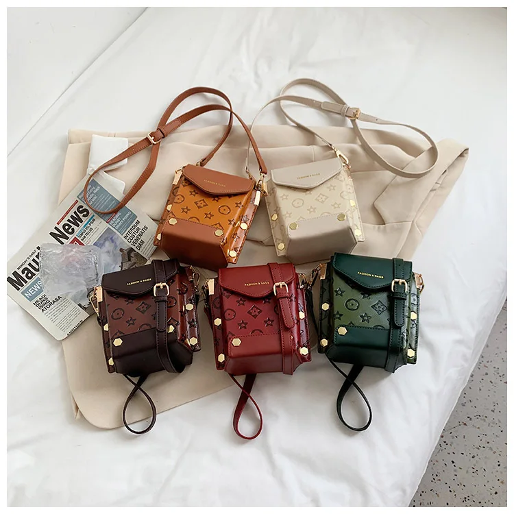 

Wholesale High Quality Korean Mini Bucket Bags Women Cheap Rivet Shoulder Handbag for Ladies