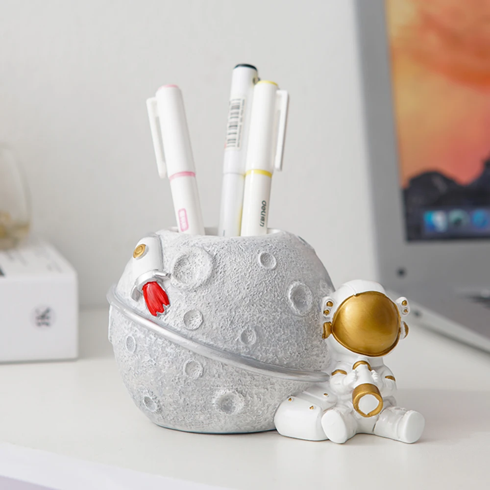 

Nordic household goods cosmetic brush resin storage tube astronaut pen holder