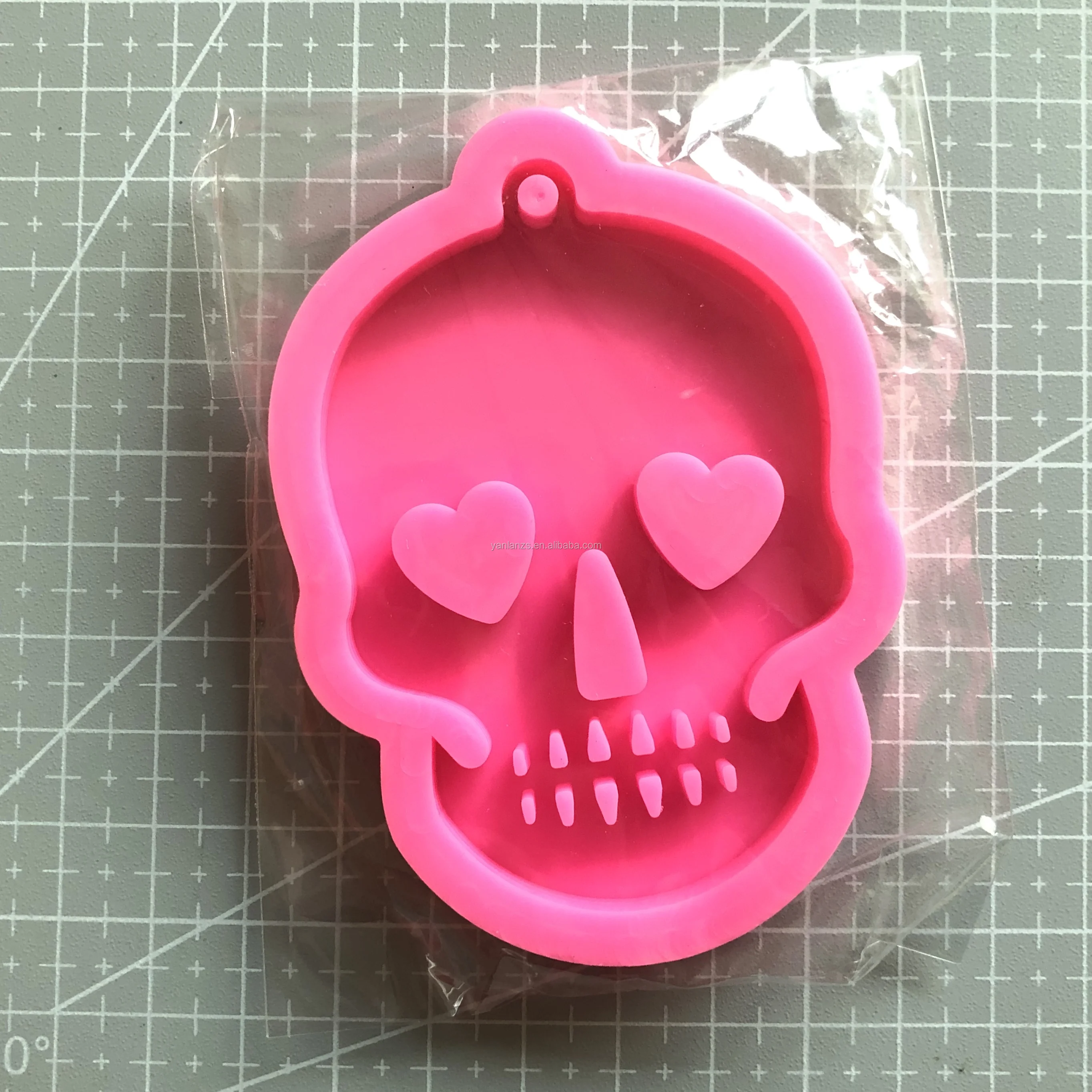 

S130 halloween ornaments mold Silicone skeleton keychain mold for pendant decoration, Random