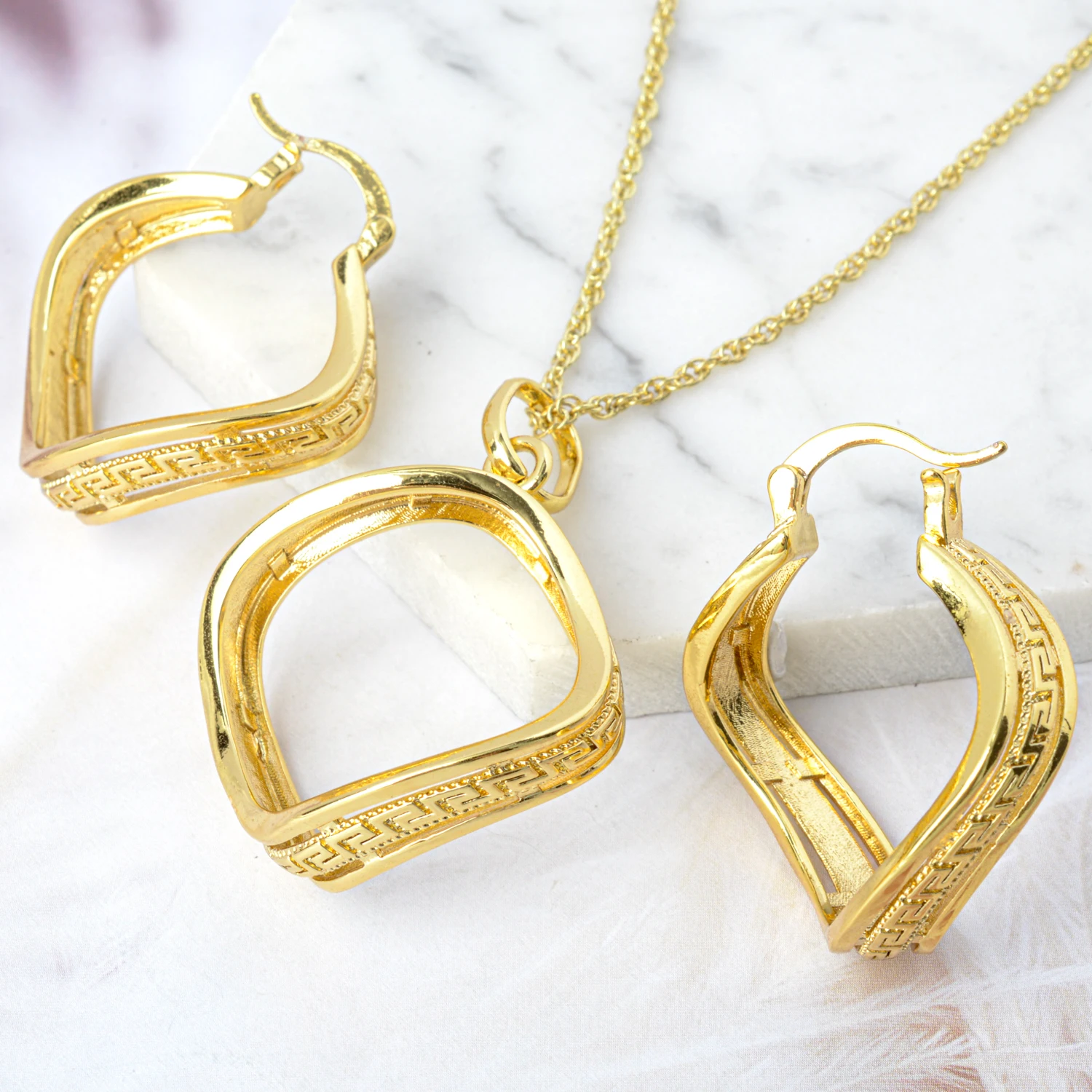 

Nigerian high quality copper Women wedding party bride gold jewelry set