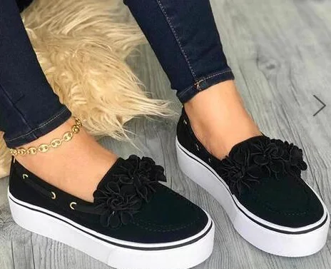 

stock cheap price size 36-40 2 pairs each color women canvas shoes