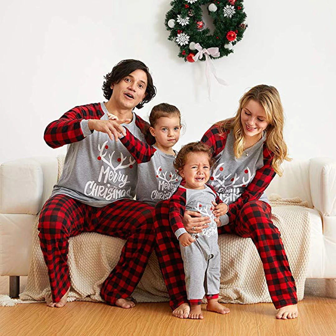 

Plus Size Printed Autumn Winter Long Sleeve Fashion Casual Sleepwear Family Christmas Pajamas, Customized color