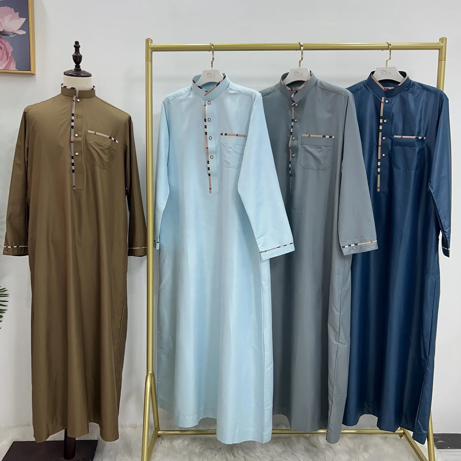 Loriya Wholesale Arab Men Thobes Islamic Men Kaftan Thobe Prayer Clothing Muslilm Men Clothing