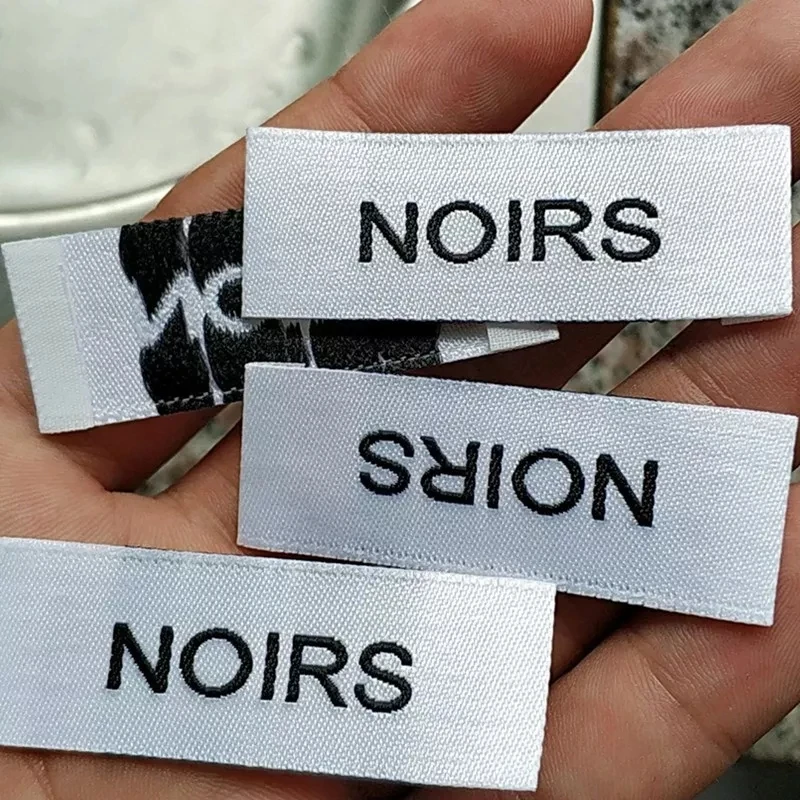 

Damask cloth label 500pcs , 5 * 2 cm End fold polyester clothing labels high density