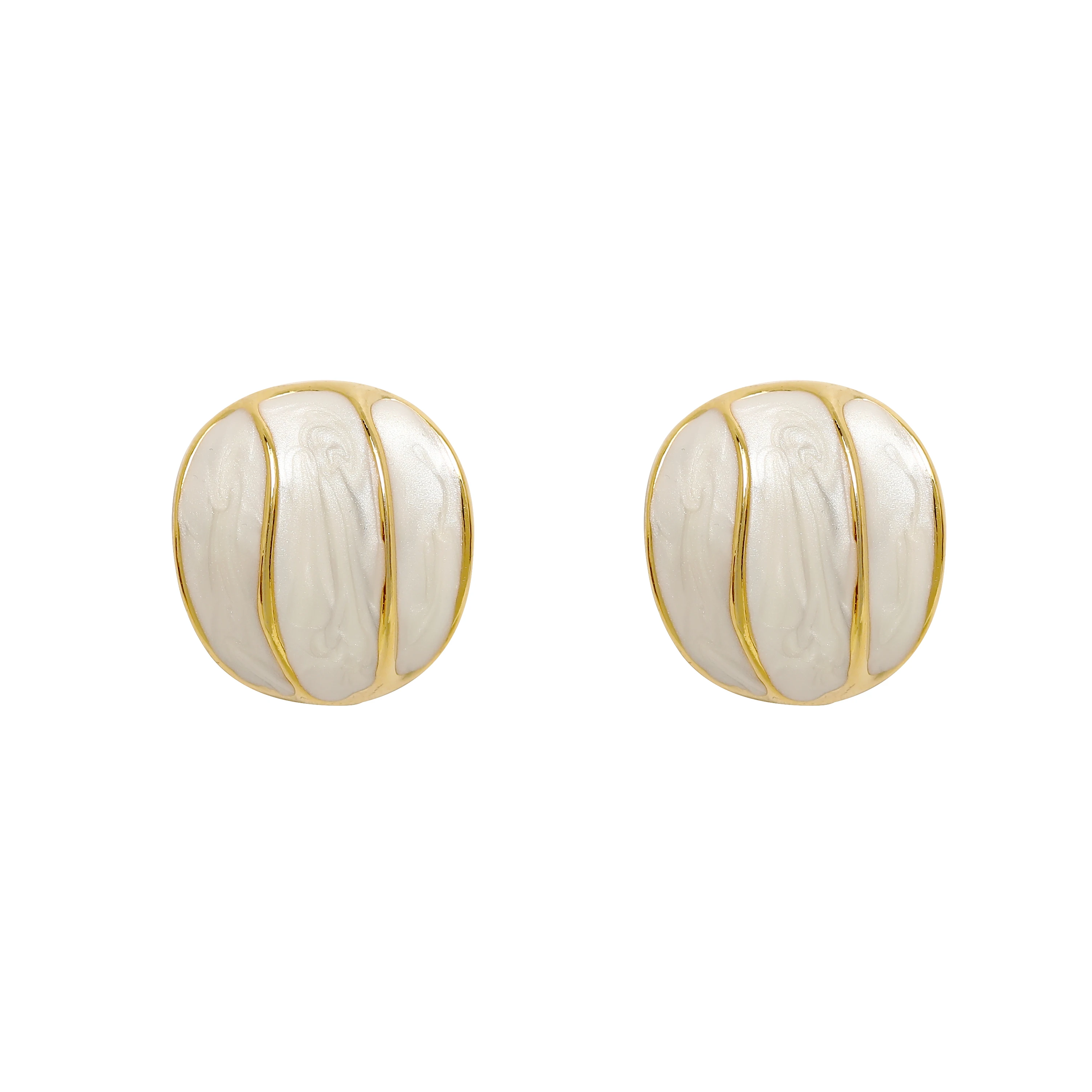 

Hyacinth Saeshell Shape Earrings Korean Stud Earrings Drop oil White Enamel Earring