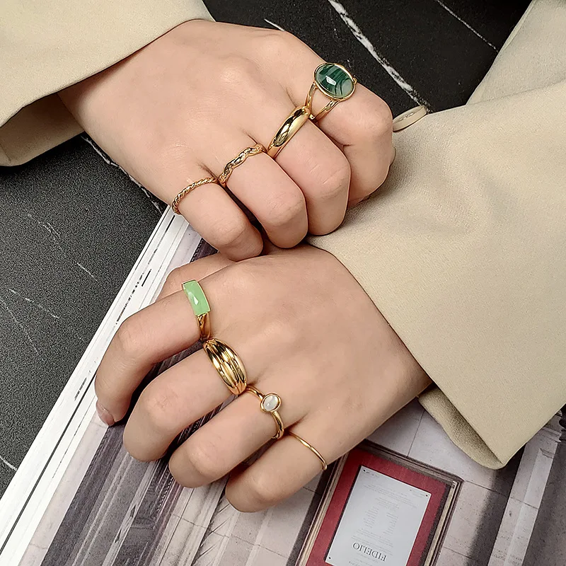 

French Vintage Gold Plated Twist Knuckle Rings For Women Glossy Geometric Emerald Resin Female Finger Rings Set Jewelry 2022