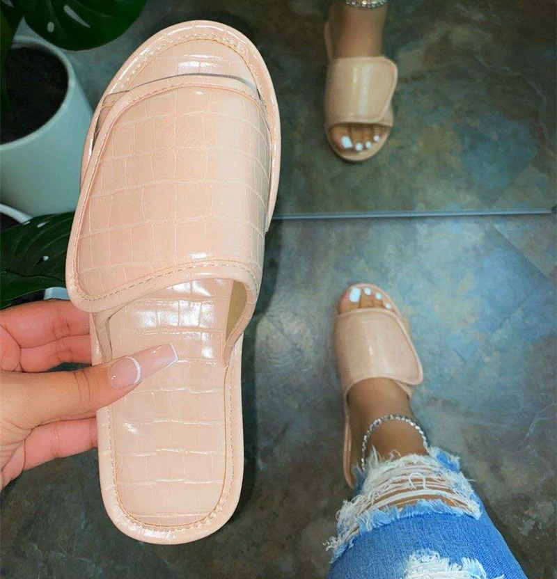 

Wholesale Fashion PU Leather 2021 Ladies Slippers Soft Women Flat Slides Shoes Casual Summer Womens Sandals, As pictures or customized color