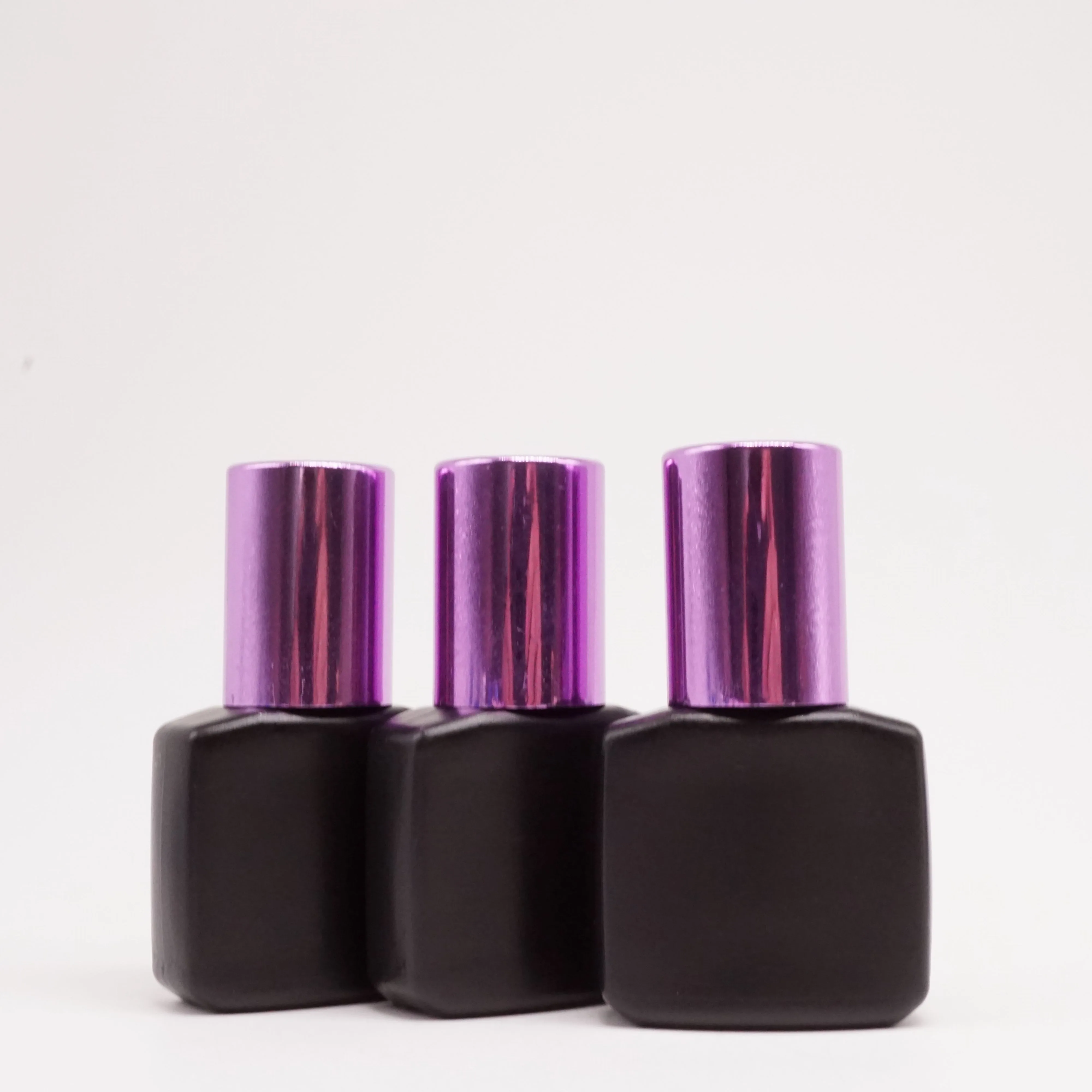 

Wholesale Eyelash Glue Bottle Plastic Empty Glue Bottles Private Label Eyelash Extension