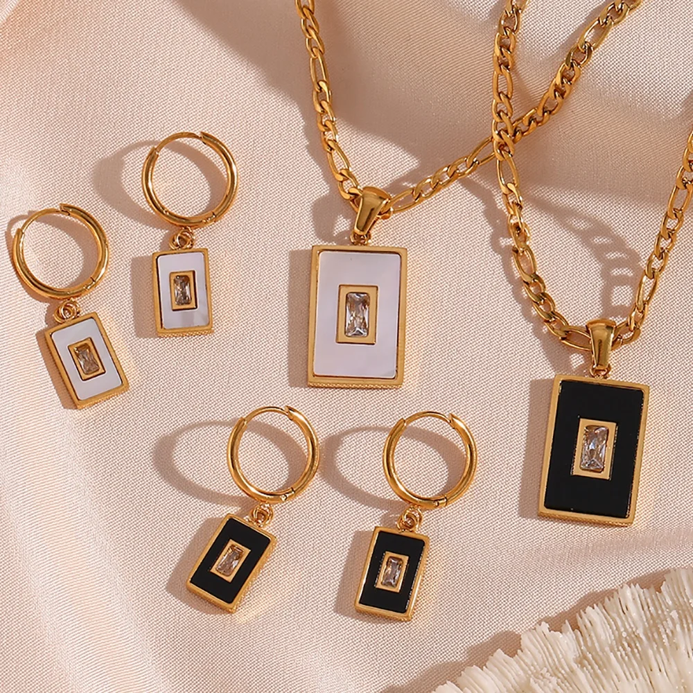 

Vintage Square Acrylic Zircon Pendant Necklace 18K Gold Plated Stainless Steel Figaro Chain Necklace