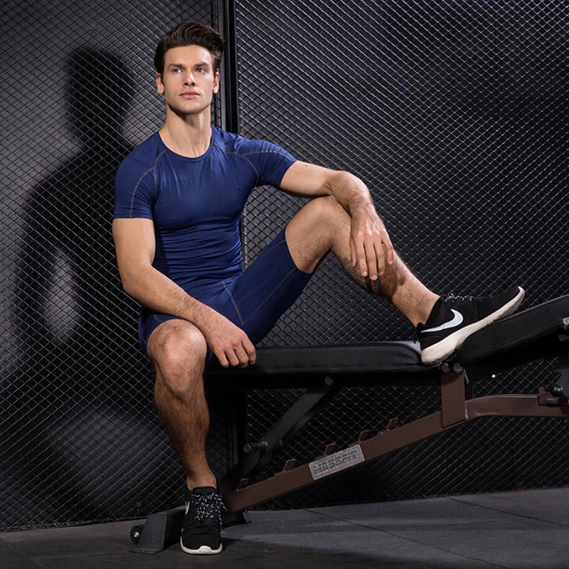 

Fashionable Workout Compression Shirt Top Short Sleeve Sports Tight Quick Dry Gym Tops Men, Picture