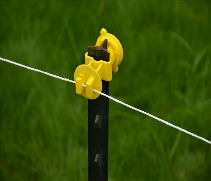 

Heavy Duty Screw-On T-Post Insulator For Garden Fence Farm Plastic Wire Rope Electric Fence Wire Insulator, Black or customized