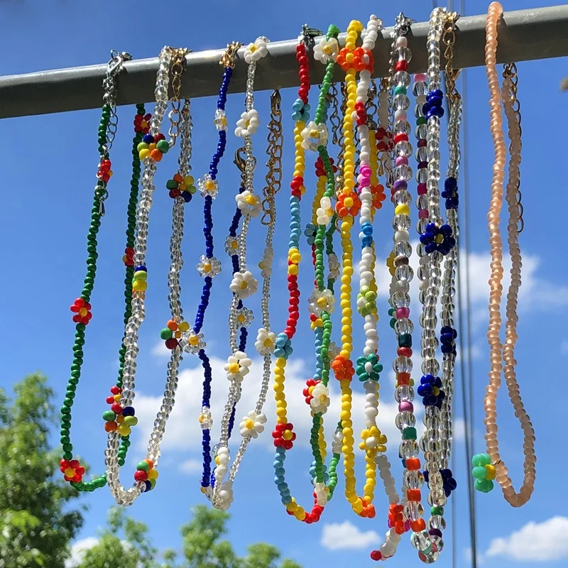 

2021 New Korean Sweet Flower Acrylic Bead Necklace Boho Colorful Daisy Beaded Choker