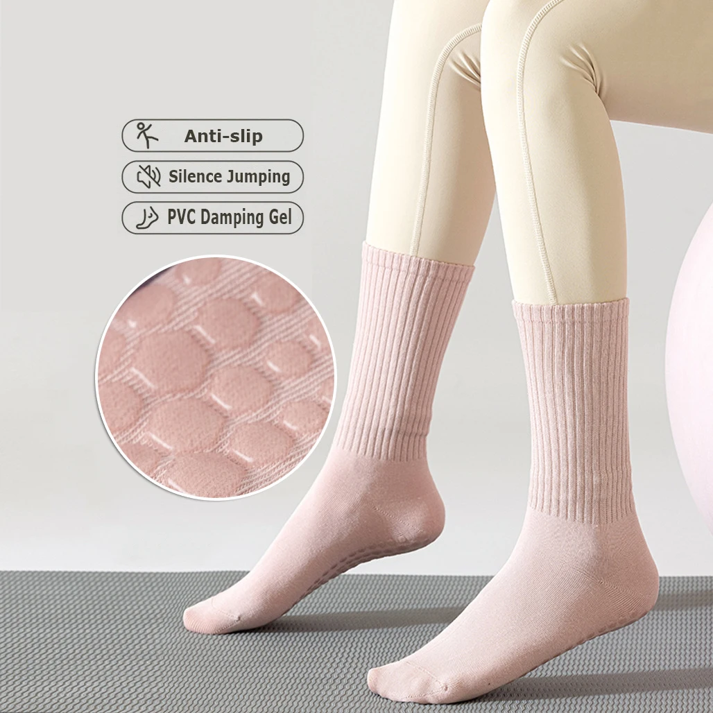High Quality Customizable Anti-Bacterial Pilates Socks Free Size Plain Knitted Cotton Grip Yoga Socks for Women Non-Slip Crew